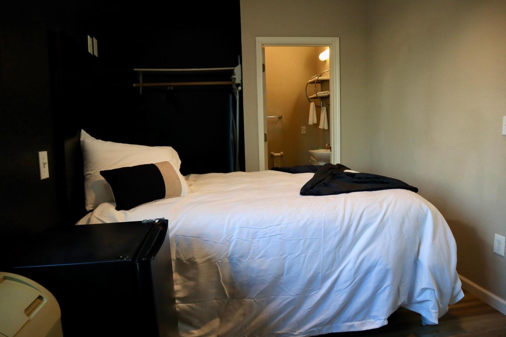 Hotel Dilley Grand Ruang foto